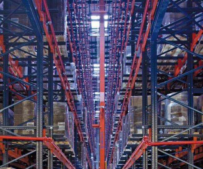 Montaż regałów magazynowych