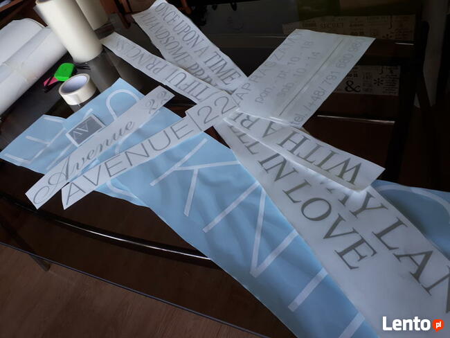 Wycinanie napisów, cięcie ploterem kształtów logo reklama