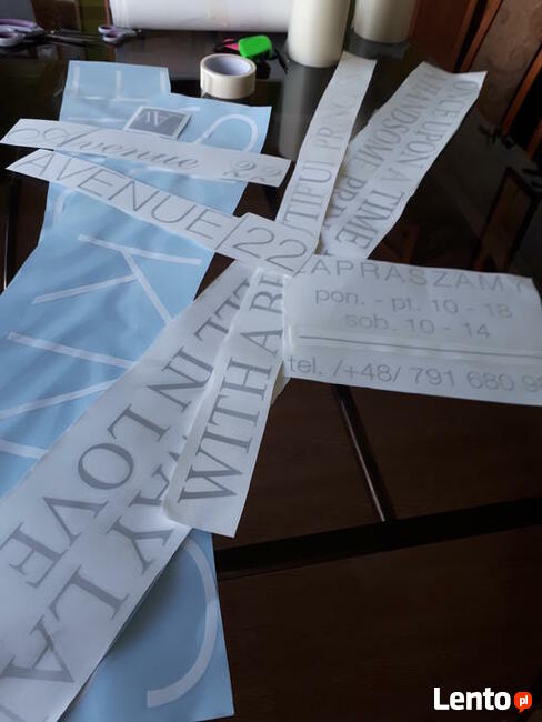 Wycinanie napisów, cięcie ploterem kształtów logo reklama