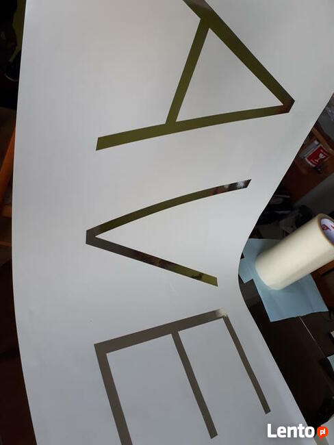Wycinanie napisów, cięcie ploterem kształtów logo reklama