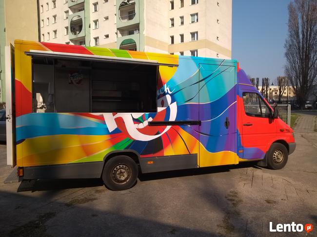 zabudowy samochodów na Food Trucki