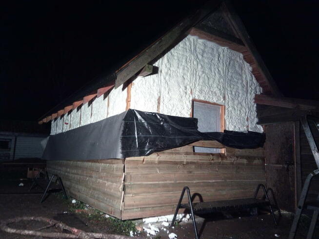 ocieplanie poddaszy, izolacje natryskowe pianą PUR