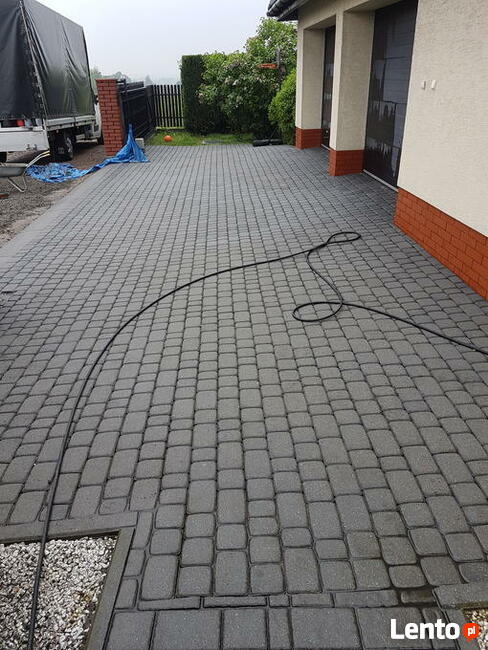 Mycie elewacji dachów kostki brukowej