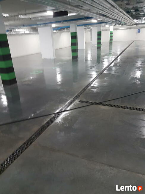 Mycie elewacji dachów kostki brukowej