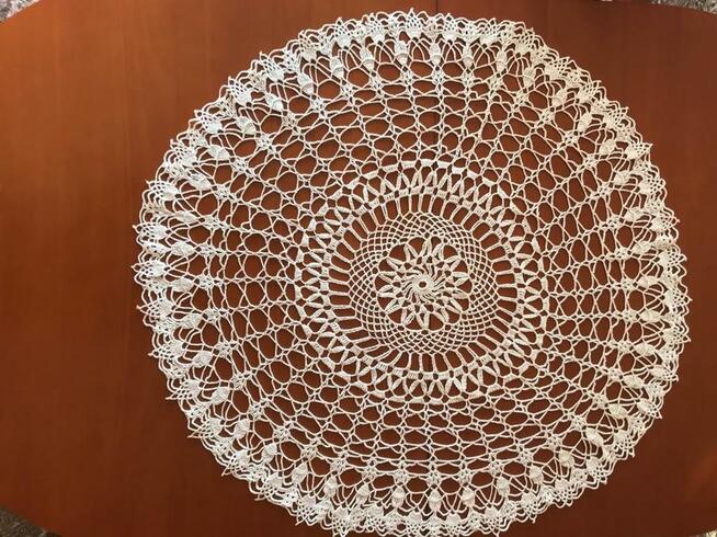 Przyjmę zlecenia na chałupnicze szydełkowanie serwet , serwe