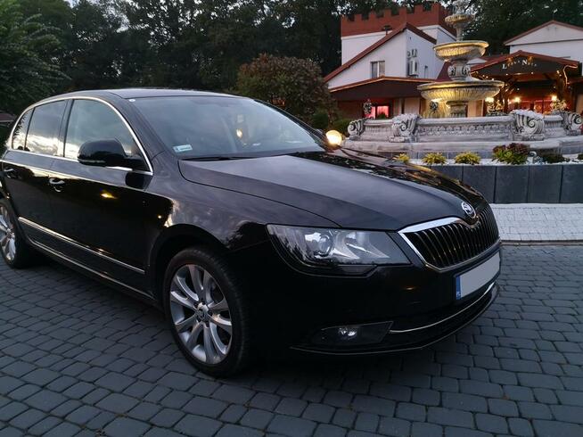 Auto do wypożyczenia z kierowcą, na sluby wesela, Skoda