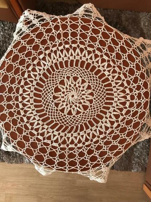 Przyjmę zlecenia na chałupnicze szydełkowanie serwet , serwe