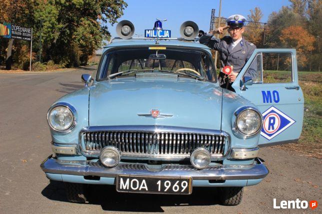 Auto do ślubu Wołga Fiat 126p zabytkowe prl radiowóz milicja