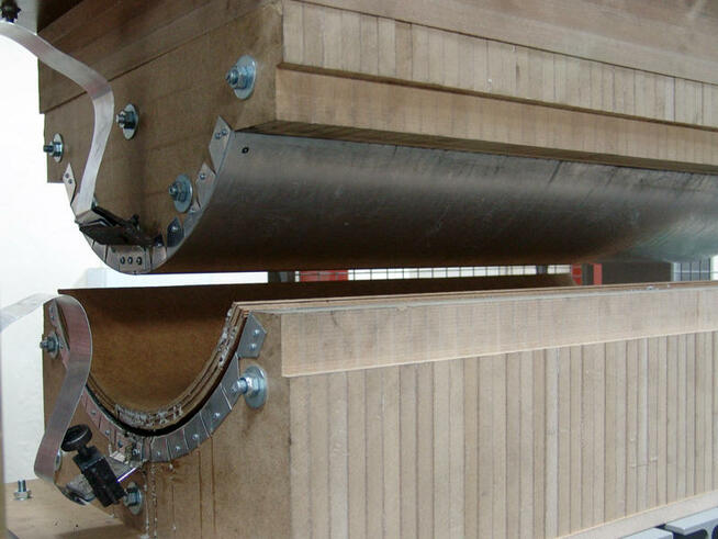 Prasy hydrauliczne, pneumatyczne, prasy do formowania drewna