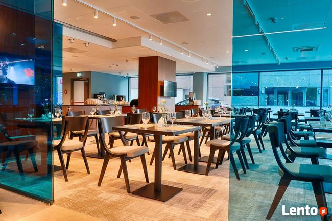 Stylizowane na lata 50- te krzesło dębowe BENT (Skoczek PRL)