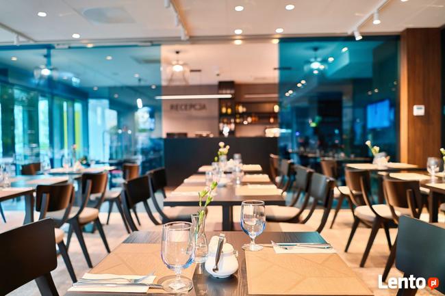 Stylizowane na lata 50- te krzesło dębowe BENT (Skoczek PRL)