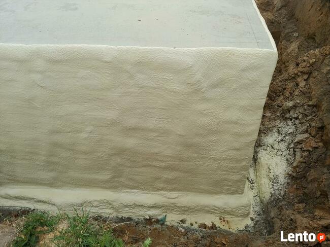 Ocieplenie fundamentów pianką PUR, izolacja pianą