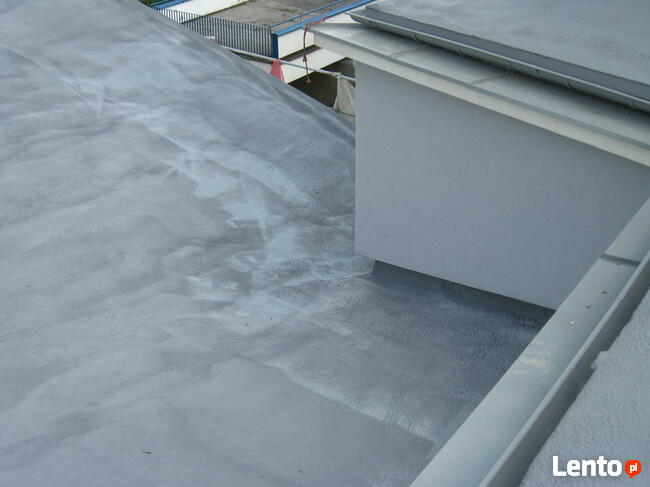 Ocieplenie dachu płaskiego pianką PUR, izolacja dachu