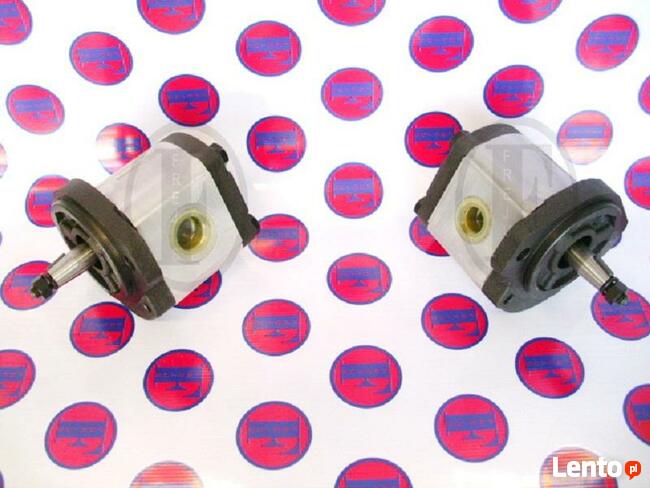 Pompa hydrauliczna do ciągnika John Deere.