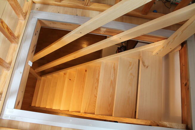 REGULOWANE SCHODY Sosnowe Jednobiegowe z Barierką 395x80cm