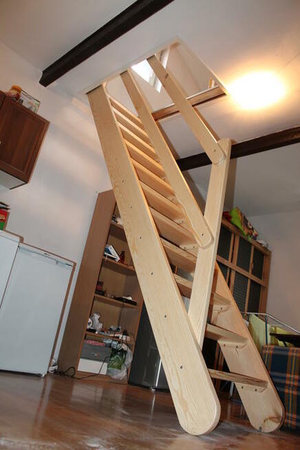 SCHODY DREWNIANE WEWNĘTRZNE REGULOWANE z Barierką 416x80cm