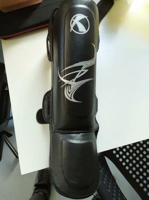 Zestaw do Kickboxingu i Muay Thai - rękawice + nagolenniki