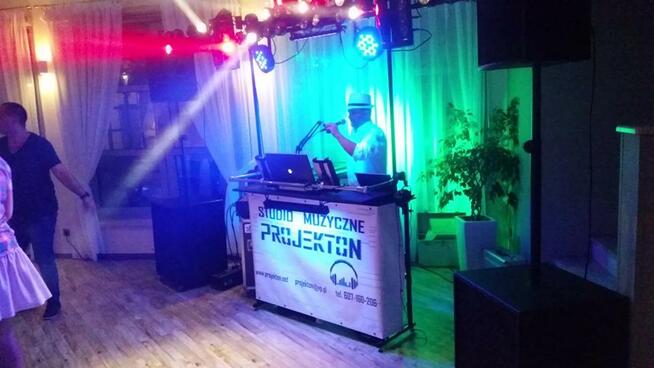 DJ, ProjekTon - muzyk, wodzirej, wokalista.