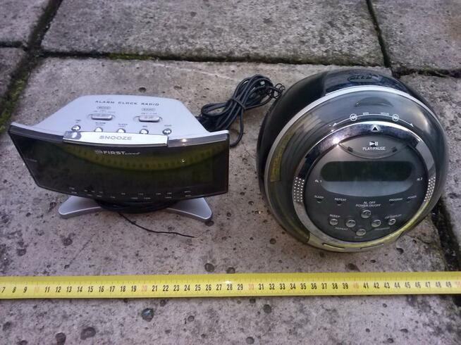 Radiobudziki z wyświetlaczem godziny, po 25 zł/szt.