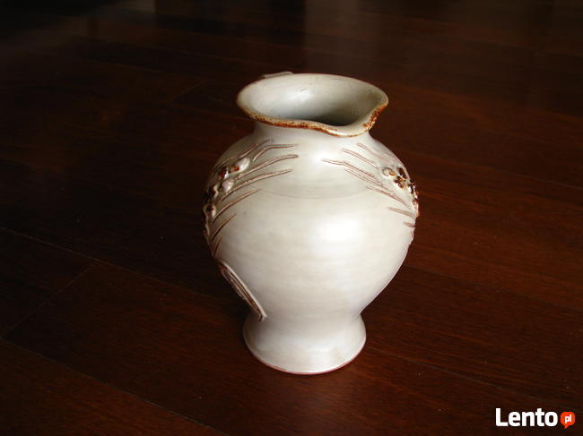 Ceramiczny dzbanek – wazon ręcznie wykonany z motywem kłosa