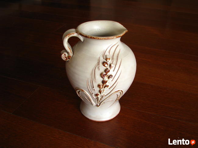 Ceramiczny dzbanek – wazon ręcznie wykonany z motywem kłosa