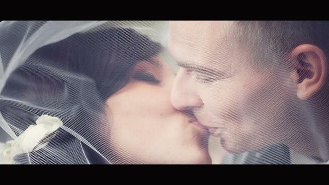 Kamerzysta ślubny. Nowoczesne filmy i teledyski ślubne. DRON