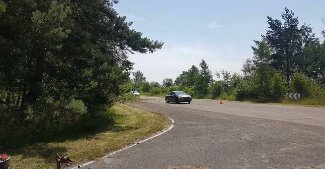 Drift trening jazdy bokiem na oponach poślizgowych atrakcja