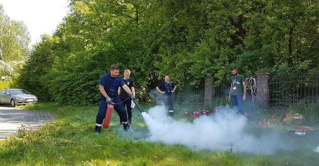 Symulacja gaszenia pożaru Ppoż gaszenie pożaru szkolenie