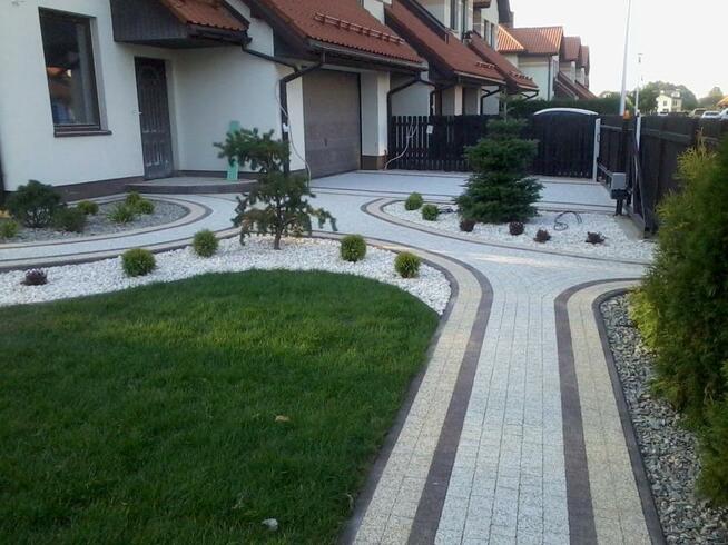 BRUKARZY DOŚWIADCZONYCH ZATRUDNIĘ DO UKŁADANIA KOSTKI BRUKOW