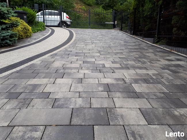 BRUKARZY DOŚWIADCZONYCH ZATRUDNIĘ DO UKŁADANIA KOSTKI BRUKOW