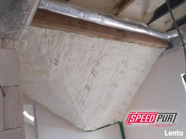 Ocieplanie Piana Pur Strop Wiązary Budowa Głogów Poddasze