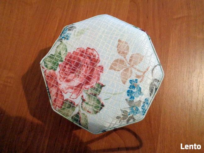 Kuferek na biżuterie