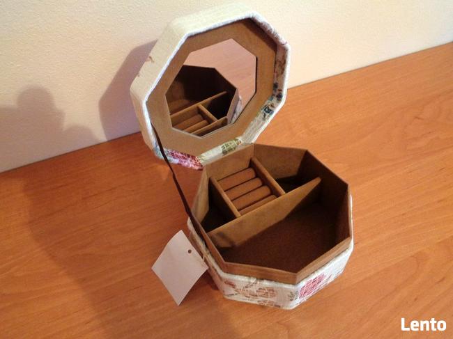 Kuferek na biżuterie