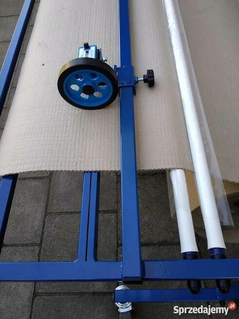 Przewijarka nawijarka ręczna do materiałów w rolkach