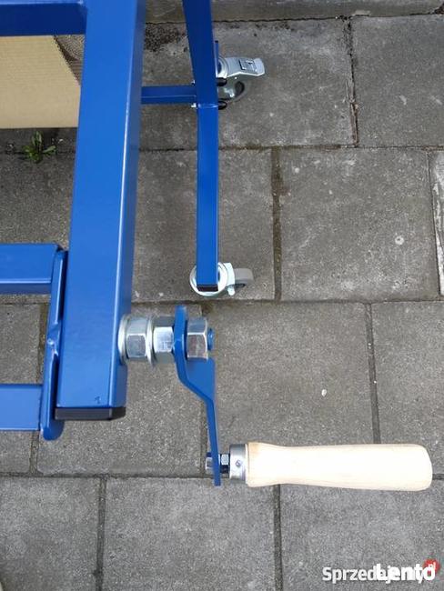 Przewijarka nawijarka ręczna do materiałów w rolkach