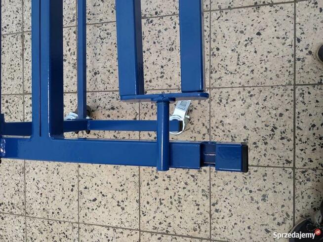 Przewijarka nawijarka ręczna do materiałów w rolkach