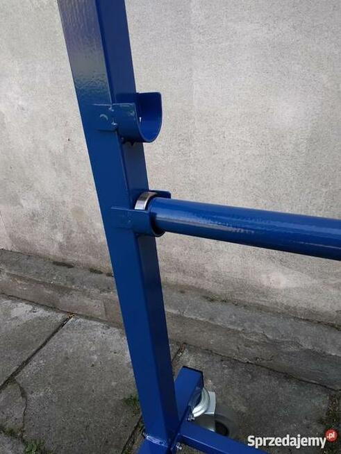 Przewijarka nawijarka ręczna do materiałów w rolkach