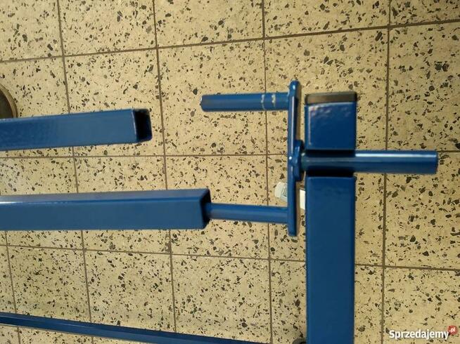 Przewijarka nawijarka ręczna do materiałów w rolkach