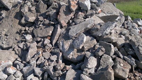 kucie glazury, posadzek, wyburzanie ścian, sprzątanie piwnic