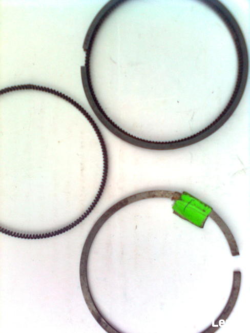 Sprzedam tłok i pierścienie do Fiata 126p - 600cm3