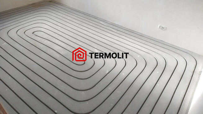 Ogrzewanie podłogowe w gotowej wylewce posadzce podłodze