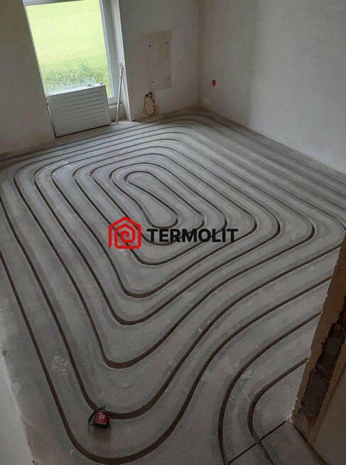 Ogrzewanie podłogowe w gotowej wylewce posadzce podłodze