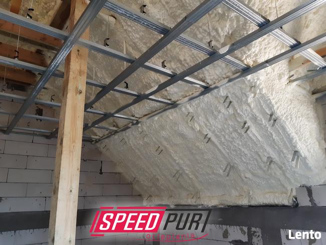 Ocieplanie Poddaszy Piana Pur Dach Strop Wiązary Budowa