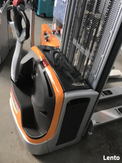 elektryczny wózek widłowy używany Still EXV TRIPLEX maszt