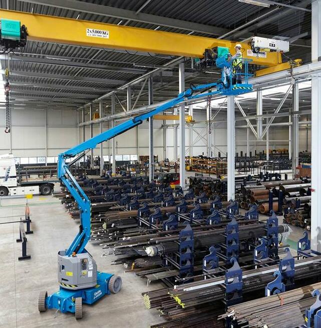 Wynajem podnośników koszowych ,podesty ruchome Nożycowe