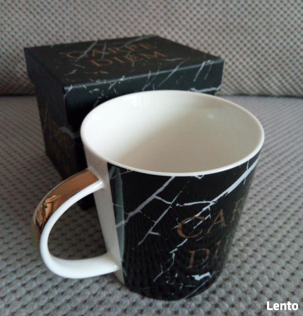 Carpe Diem duży kubek czarny marmur złoto 400ml