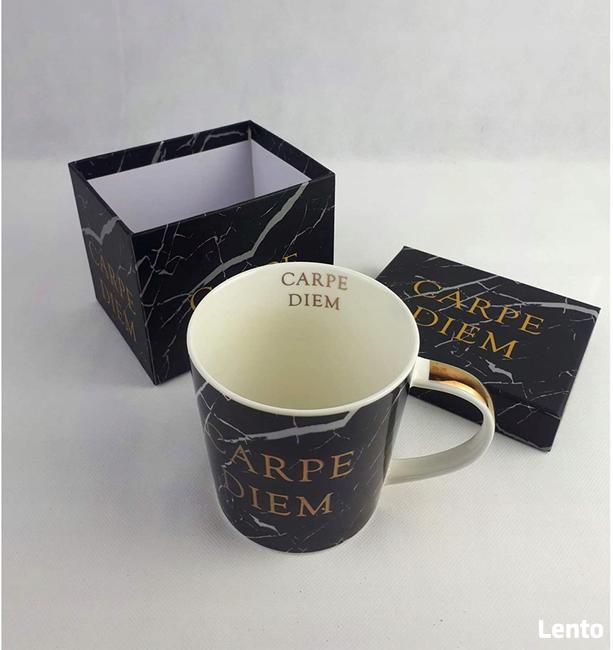 Carpe Diem duży kubek czarny marmur złoto 400ml