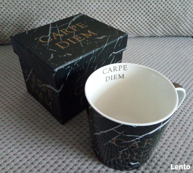 Carpe Diem duży kubek czarny marmur złoto 400ml