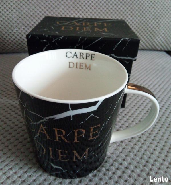 Carpe Diem duży kubek czarny marmur złoto 400ml