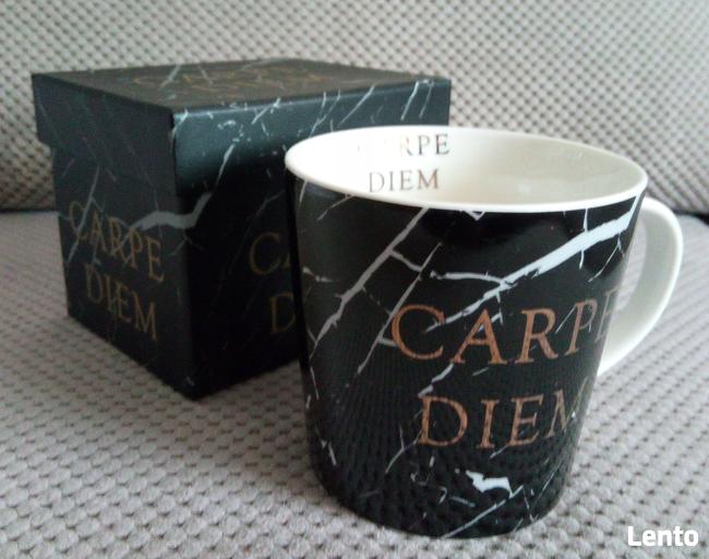 Carpe Diem duży kubek czarny marmur złoto 400ml